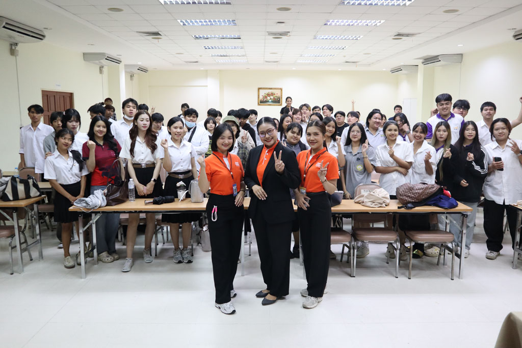 บรรยายการเตรียมความพร้อมก่อนออกปฏิบัติงานสหกิจศึกษา