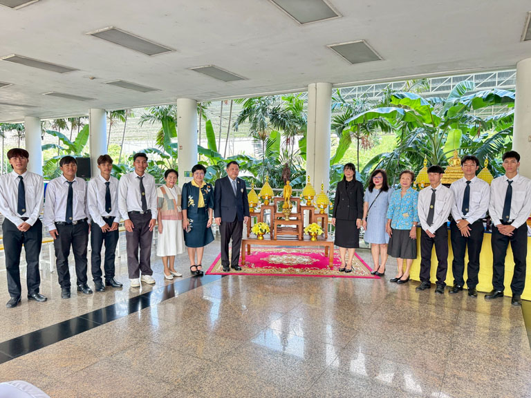 พิธีทำบุญน้อมเกล้าน้อมกระหม่อม ถวายเป็นพระระระราชกุศล เนื่องในวันนวมินทรมหาราช และวันปิยมหาราช