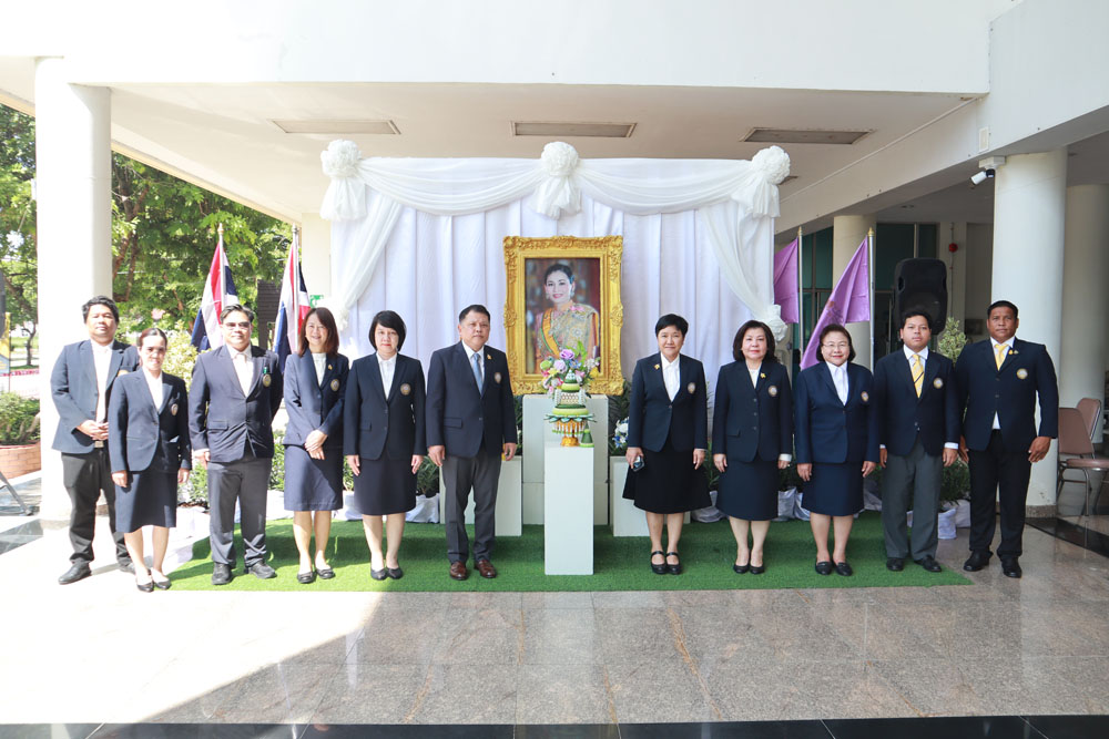 พิธีทำบุญเพื่อถวายเป็นพระราชกุศลและพิธีถวายพระพรชัยมงคล