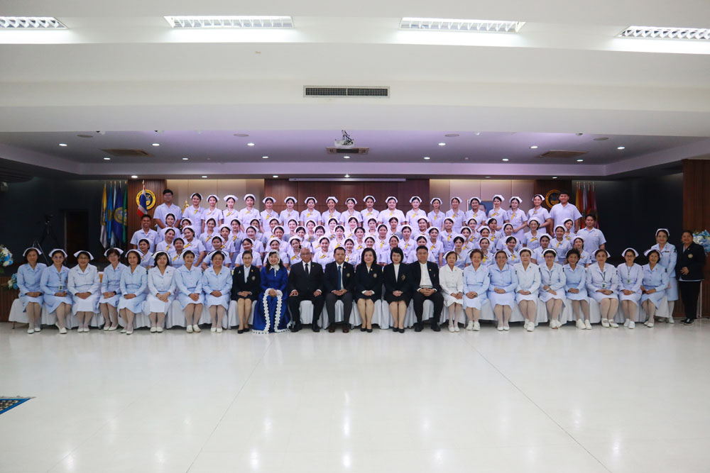 พิธีมอบหมวกและตะเกียงวิชาชีพพยาบาลชั้นปีที่ 2