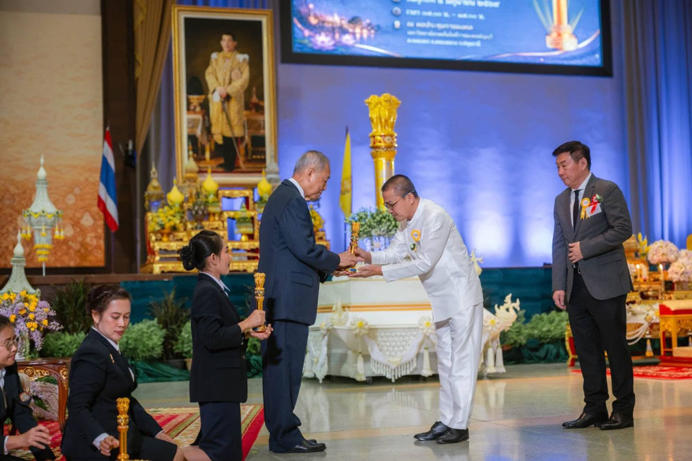ขอแสดงความยินดีกับอาจารย์พิทักษ์ ลีนาลาด